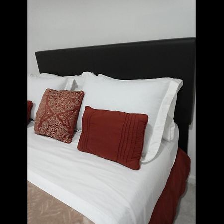 "Cozy Basement Retreat Just 40 Minutes To Nyc!" Διαμέρισμα Irvington Εξωτερικό φωτογραφία