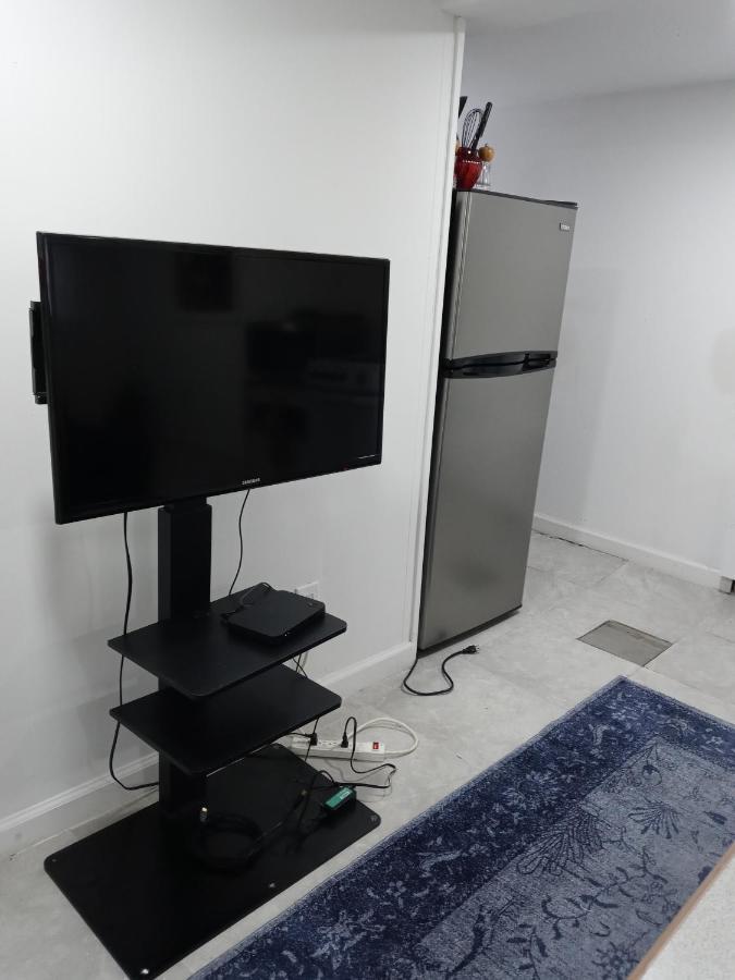 "Cozy Basement Retreat Just 40 Minutes To Nyc!" Διαμέρισμα Irvington Εξωτερικό φωτογραφία